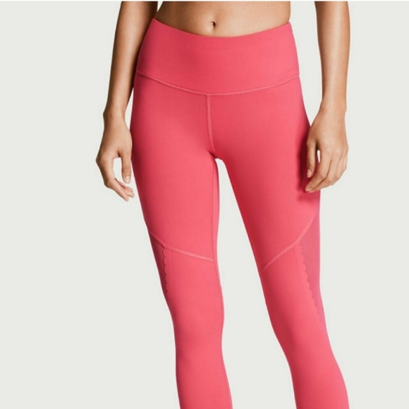 Victoria Sport Knockout Capri Leggings Small Size - Picture 5 of 5